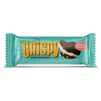 BioTechUSA Crispy Protein Bar - proteínová tyčinka s kakaovou príchuťou, polomáčaná v bielej poleve, s mliečnym bielkovinovým extrudátom, s kúskami chrumkavých sušienok, cukrami a so sladidlom, bez lepku.